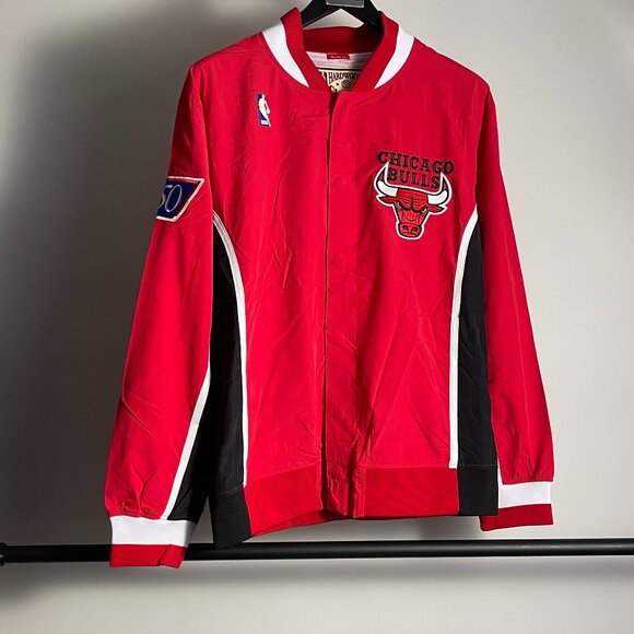 Men's Mitchell & Ness Chicago Bulls Jacket Multiple sizes - Picture 1 of 5